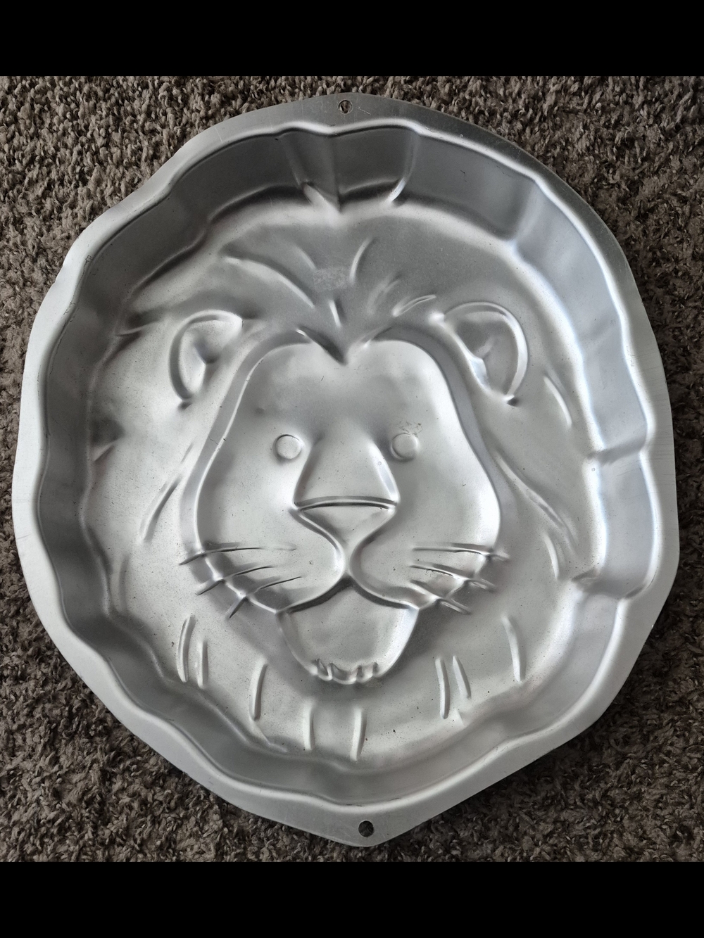 Wilton Silver Lion Cake Mold